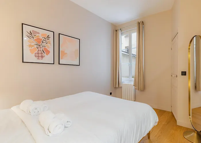 Escapade De Charme Au Coeur Du Historique Apartmán